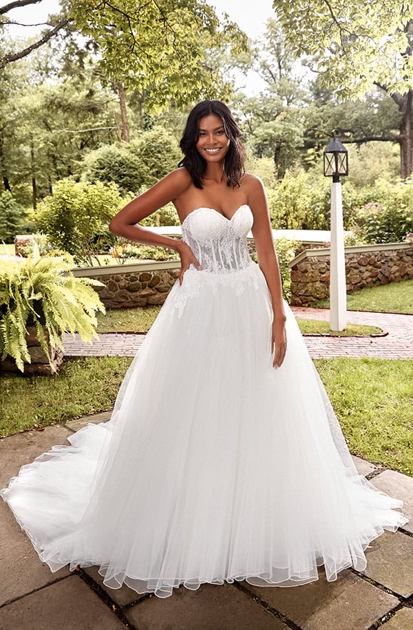 fairytale-wedding-gowns-justin-alexander-gorgeous-bridal-look_08