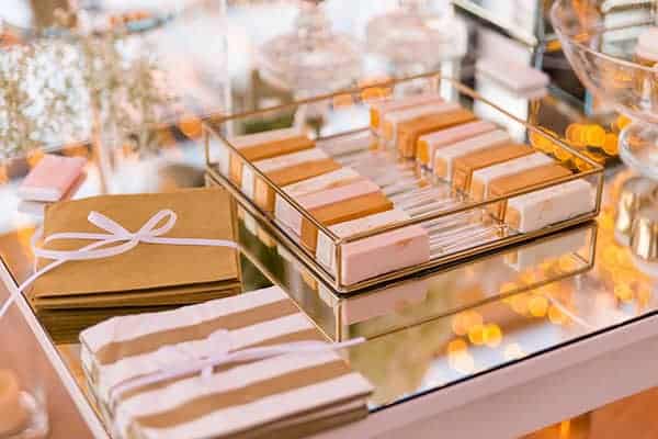 impress-guests-fantastic-decoration-blooms--orchids-baby-breath_09