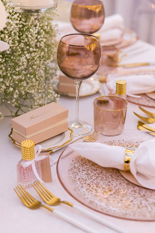 impress-guests-fantastic-decoration-blooms--orchids-baby-breath_13