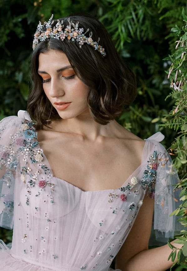 impressive-bridal--headbands-tiaras-hair-accessories-utterly-romantic-look_01
