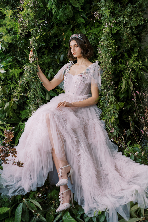 impressive-bridal--headbands-tiaras-hair-accessories-utterly-romantic-look_01x