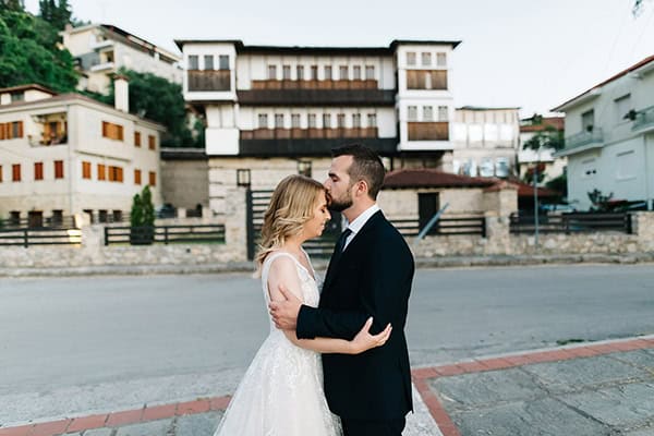 romantic-summer-wedding-kastoria-coral-peonies_03z