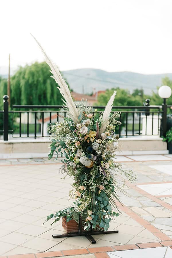 rustic-summer-wedding-kozani-bohemian-elements-pastel-hues_17x