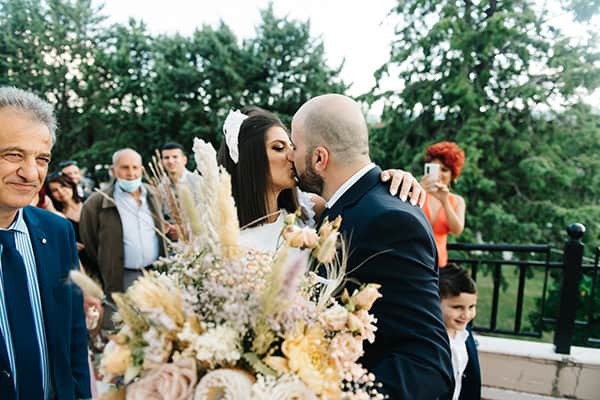 rustic-summer-wedding-kozani-bohemian-elements-pastel-hues_24