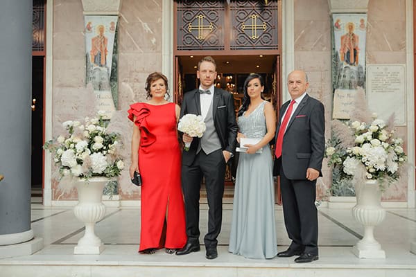 stunning-wedding-larisa-beautiful-floral-design-elegant-details_17x