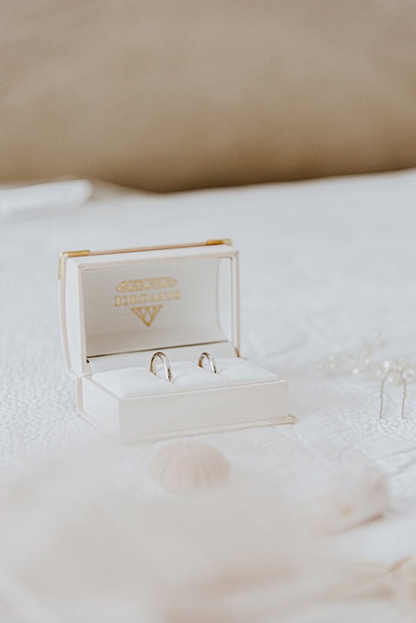 beautiful-summer-wedding-tzia-lysianthus-baby-breaths_09