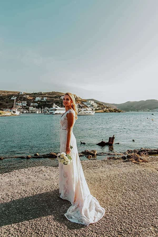 beautiful-summer-wedding-tzia-lysianthus-baby-breaths_10x