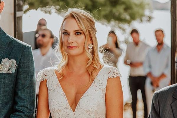 beautiful-summer-wedding-tzia-lysianthus-baby-breaths_24