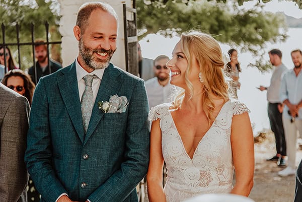 beautiful-summer-wedding-tzia-lysianthus-baby-breaths_25