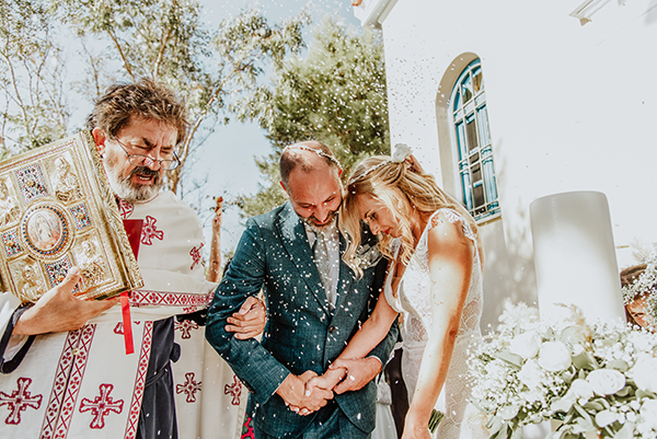 beautiful-summer-wedding-tzia-lysianthus-baby-breaths_29