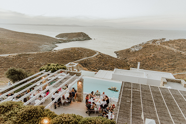 beautiful-summer-wedding-tzia-lysianthus-baby-breaths_30w