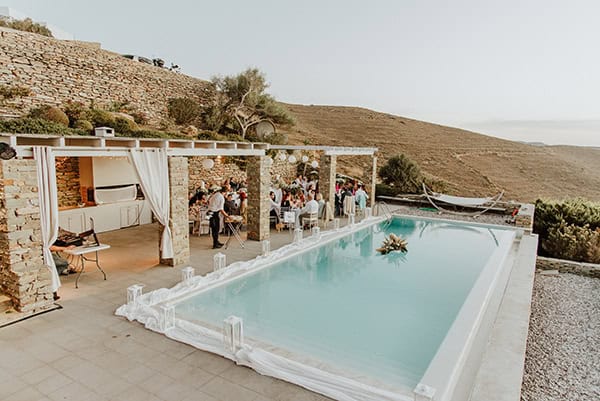 beautiful-summer-wedding-tzia-lysianthus-baby-breaths_30x