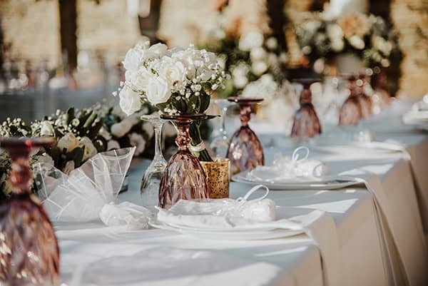 beautiful-summer-wedding-tzia-lysianthus-baby-breaths_31