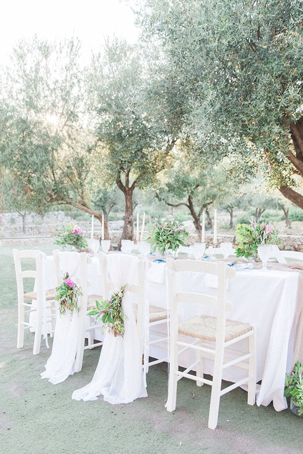 dreamy-styled-shoot-olive-grove-stunning-fuchsia-bougainvillea_07