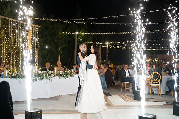 fall-wedding-nicosia-romantic-flower-arrangments_37