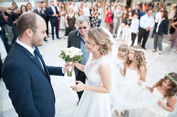 fall-wedding-paros-island-white-pink-roses_18