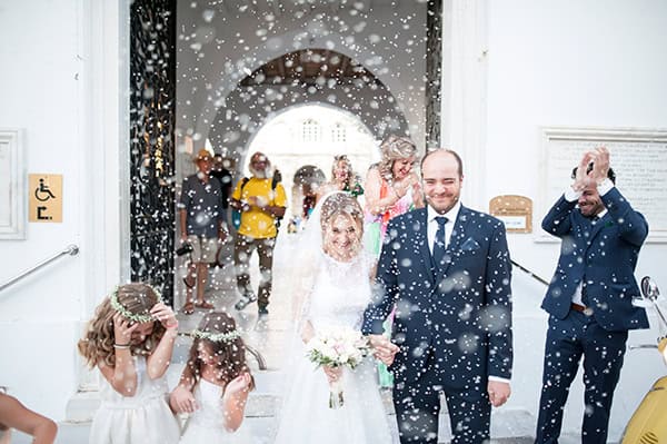 fall-wedding-paros-island-white-pink-roses_21x