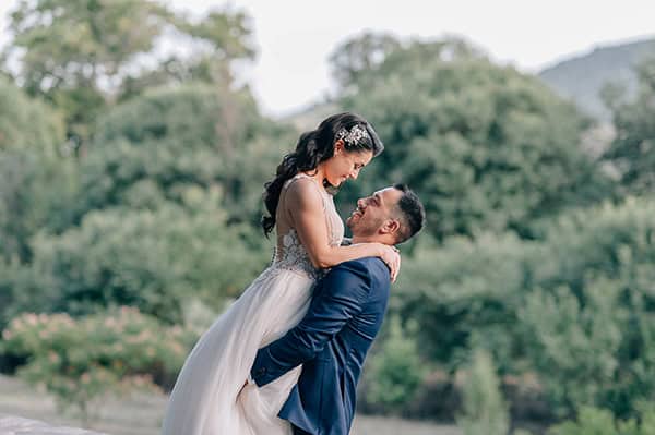 gorgeous-summer-wedding-mitilini-ultra-romantic-flower-arrangments_03