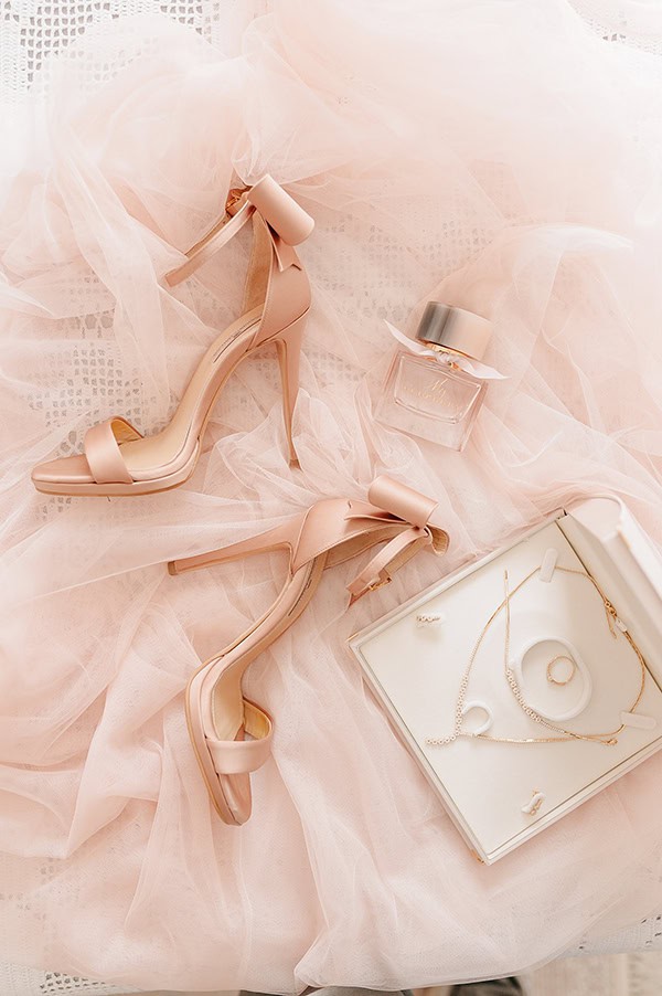 gorgeous-summer-wedding-mitilini-ultra-romantic-flower-arrangments_08