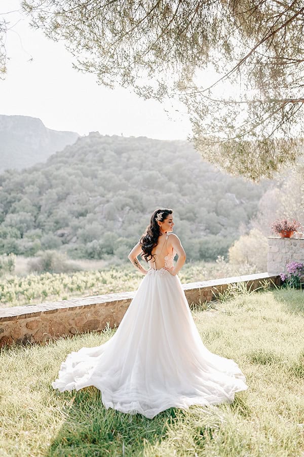 gorgeous-summer-wedding-mitilini-ultra-romantic-flower-arrangments_13