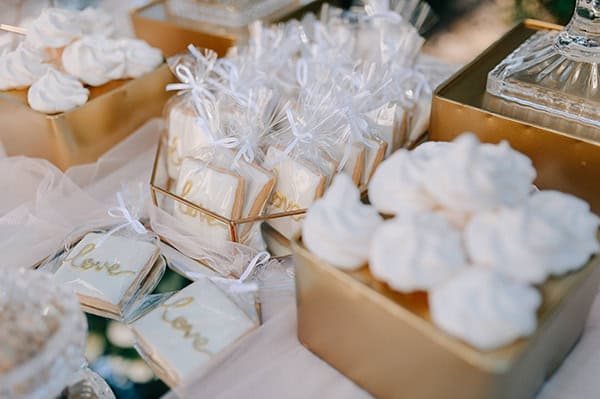 gorgeous-summer-wedding-mitilini-ultra-romantic-flower-arrangments_17