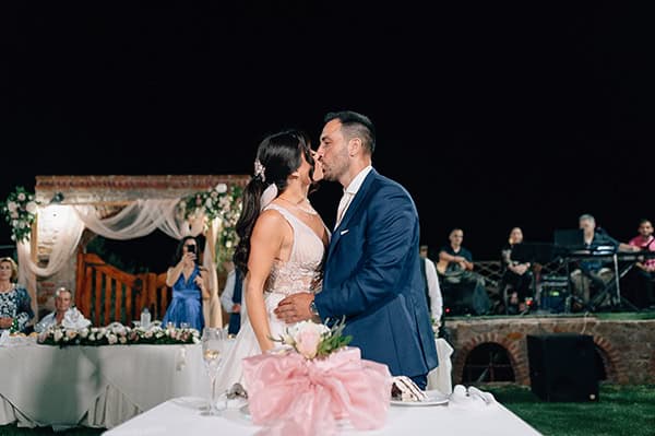 gorgeous-summer-wedding-mitilini-ultra-romantic-flower-arrangments_41