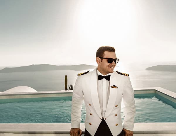 military-wedding-larissa-romantic-flowers-white-color_02