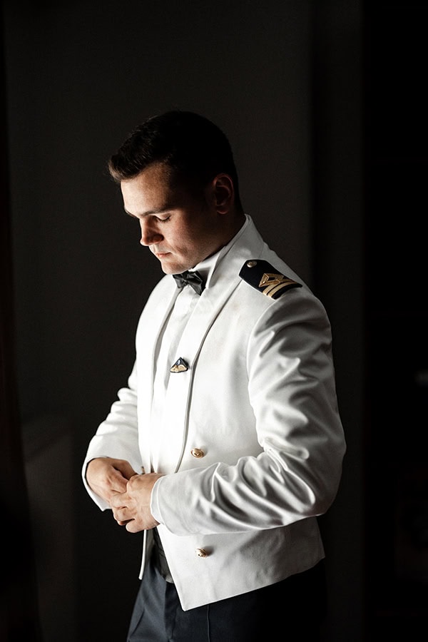 military-wedding-larissa-romantic-flowers-white-color_09