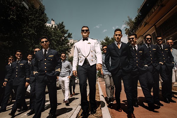 military-wedding-larissa-romantic-flowers-white-color_10