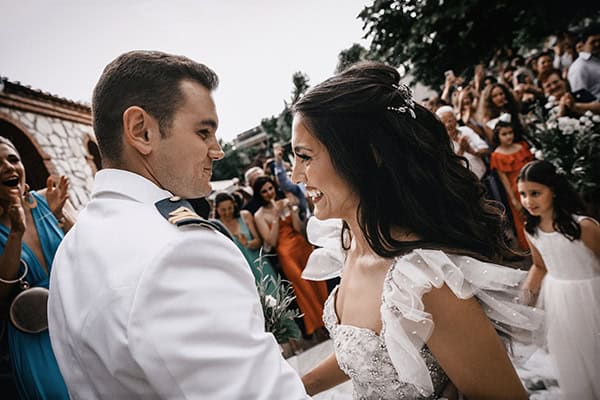 military-wedding-larissa-romantic-flowers-white-color_14