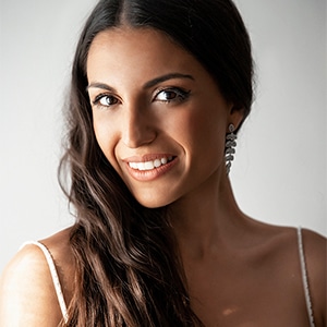 Στρατιωτικός γάμος στη Λάρισα με ρομαντικά λουλούδια σε λευκό χρώμα │ Μαρία & Σπύρος