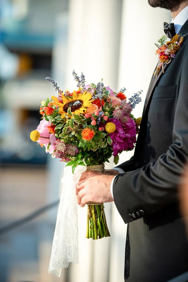 modern-wedding-sunflowers-levander_21