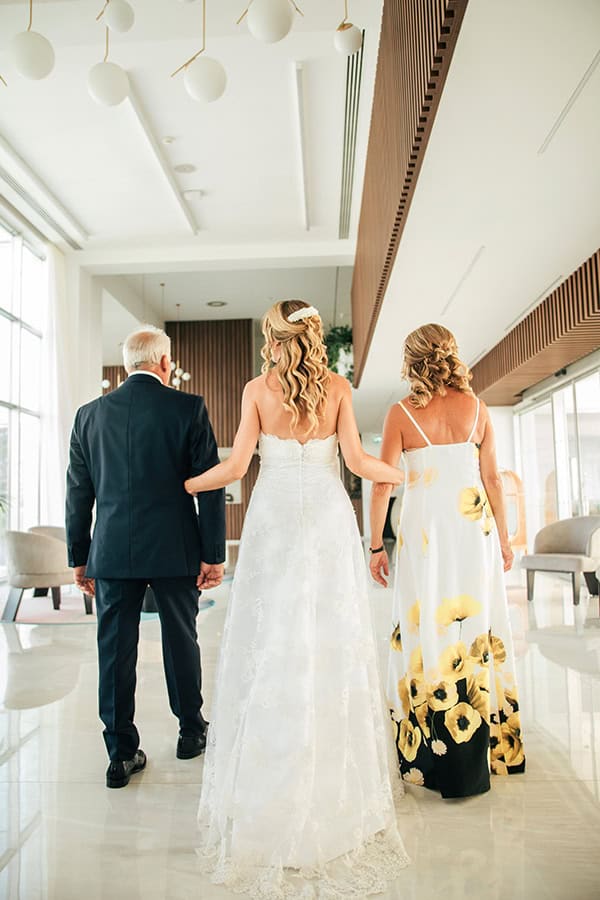 outdoor-summer-wedding-ayia-napa-romantic-arrangments-flowers_11