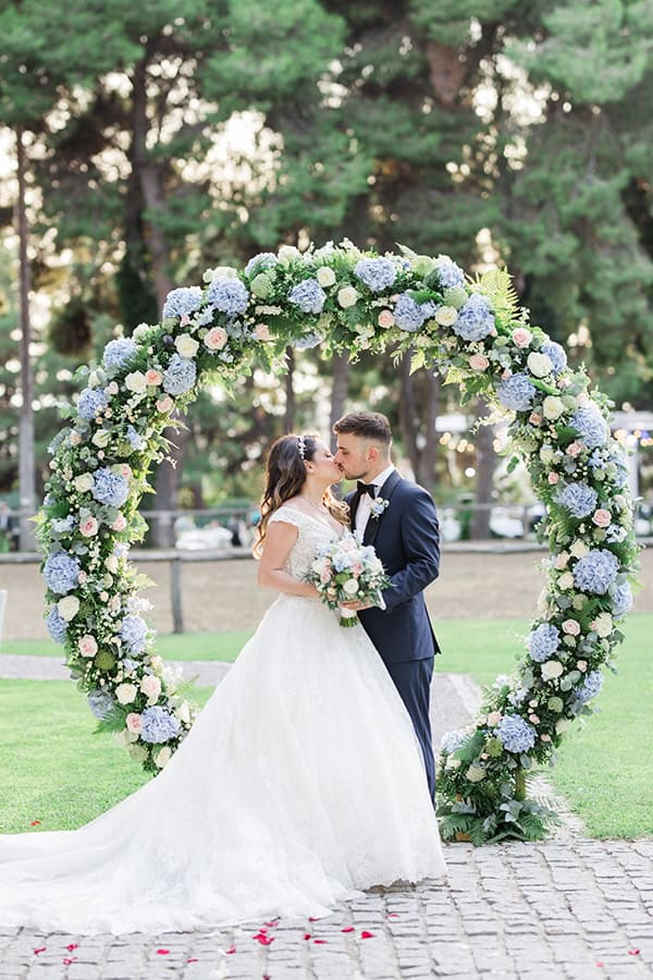 romantic-wedding-thessaloniki--roses-hydrangeas_26x