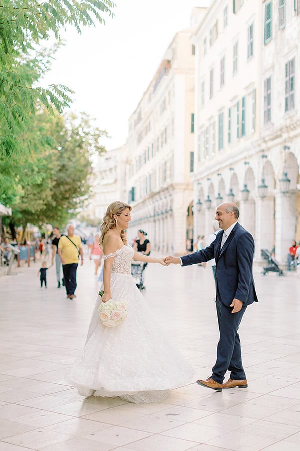 autumn-wedding-corfu-hydrangeas-roses_02x