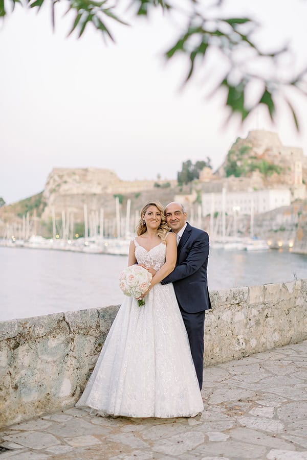 autumn-wedding-corfu-hydrangeas-roses_04w
