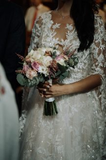 Υπέροχη νυφική ανθοδέσμη σε ρομαντικούς χρωματισμούς Υπέροχη νυφική ανθοδέσμη σε ρομαντικούς χρωματισμούς