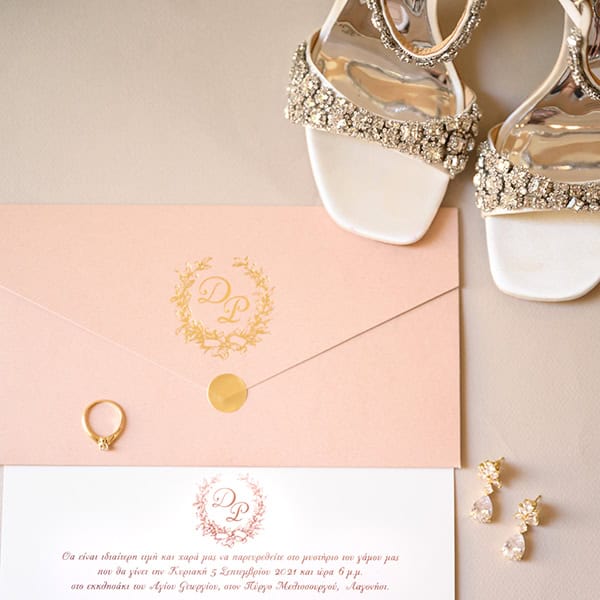 beautiful-fall-wedding-athens-romantic-flower-arrangments_07