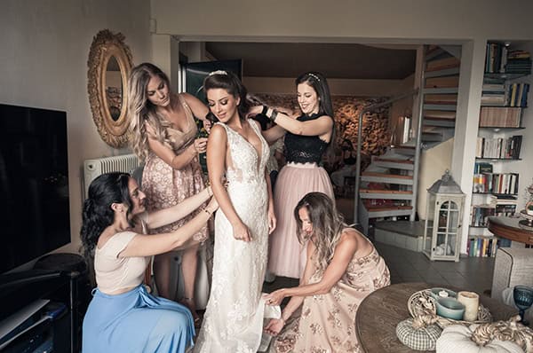 beautiful-fall-wedding-athens-romantic-flower-arrangments_12