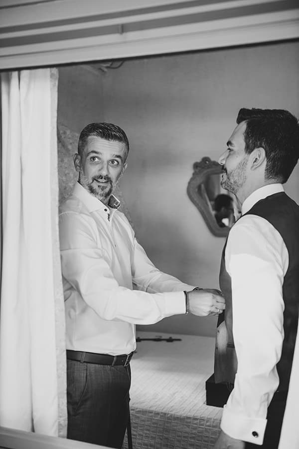 beautiful-fall-wedding-athens-romantic-flower-arrangments_15