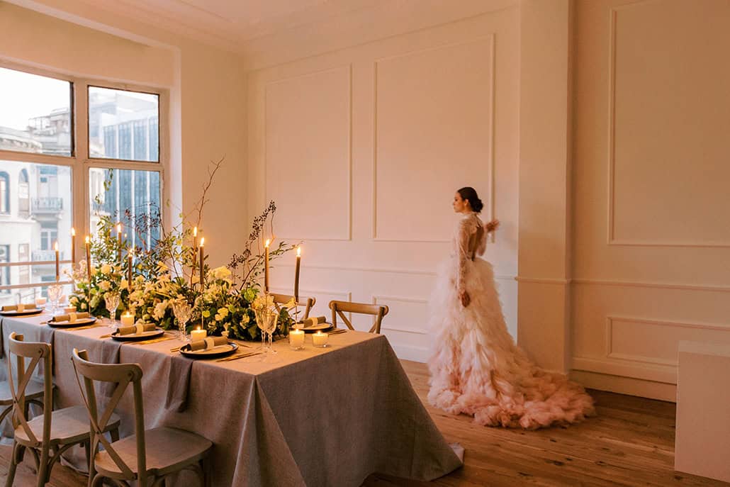 Elegant styled shoot με παστέλ αποχρώσεις και ultra romantic διάθεση