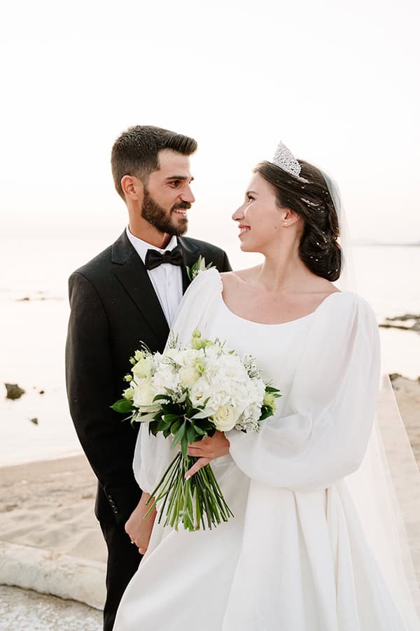 fairytale-wedding-elafonisos-impressive-flower-arrangements_01