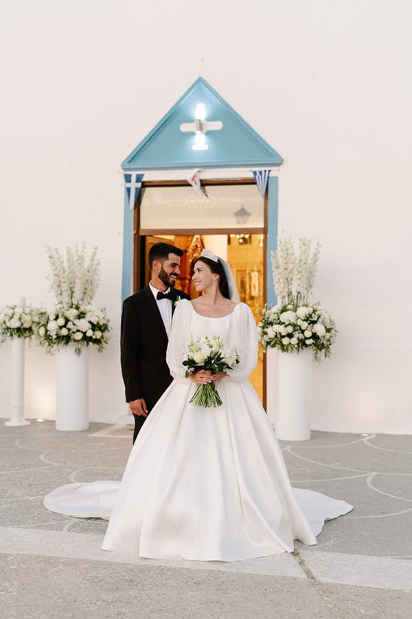 fairytale-wedding-elafonisos-impressive-flower-arrangements_02