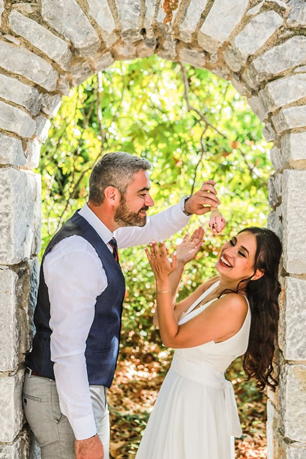 fall-wedding-baptim-flowers-happy-colors_01x