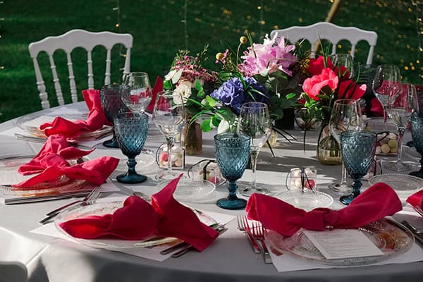 impressive-wedding-decoration-stunning-florals-vivid-colors_07