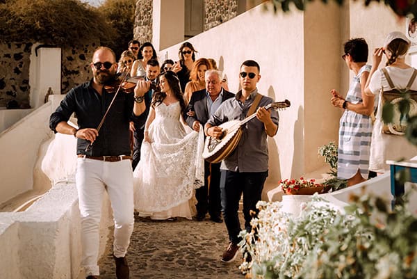 impressive-wedding-santorini-white-orchids-roses_15