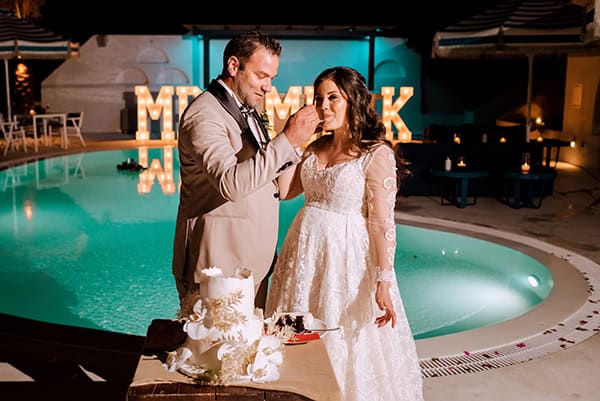 impressive-wedding-santorini-white-orchids-roses_30