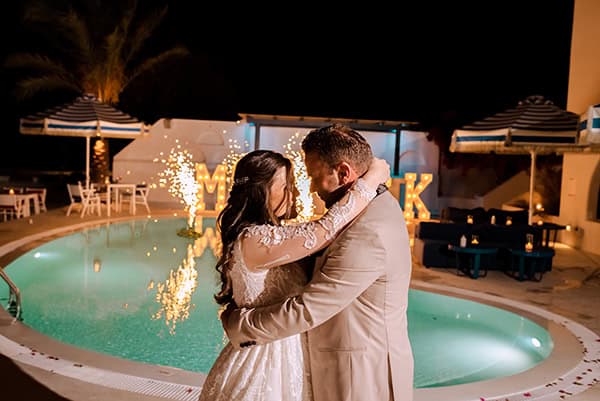 impressive-wedding-santorini-white-orchids-roses_31