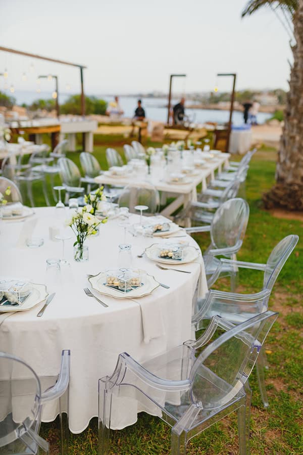 lovely-wedding-protara-white-blooms-emerald-details_58