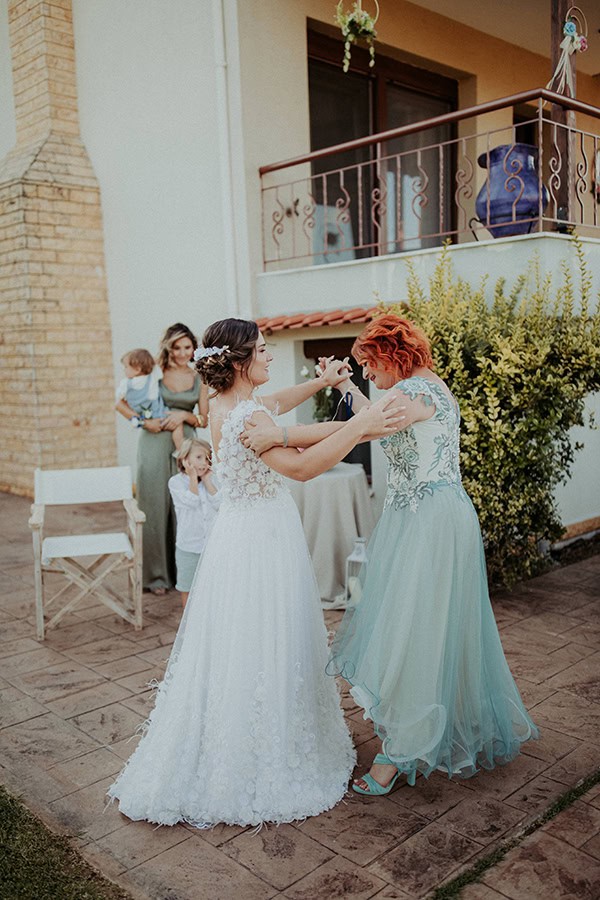 modern-summer-wedding-thessaloniki-blue-hues_13